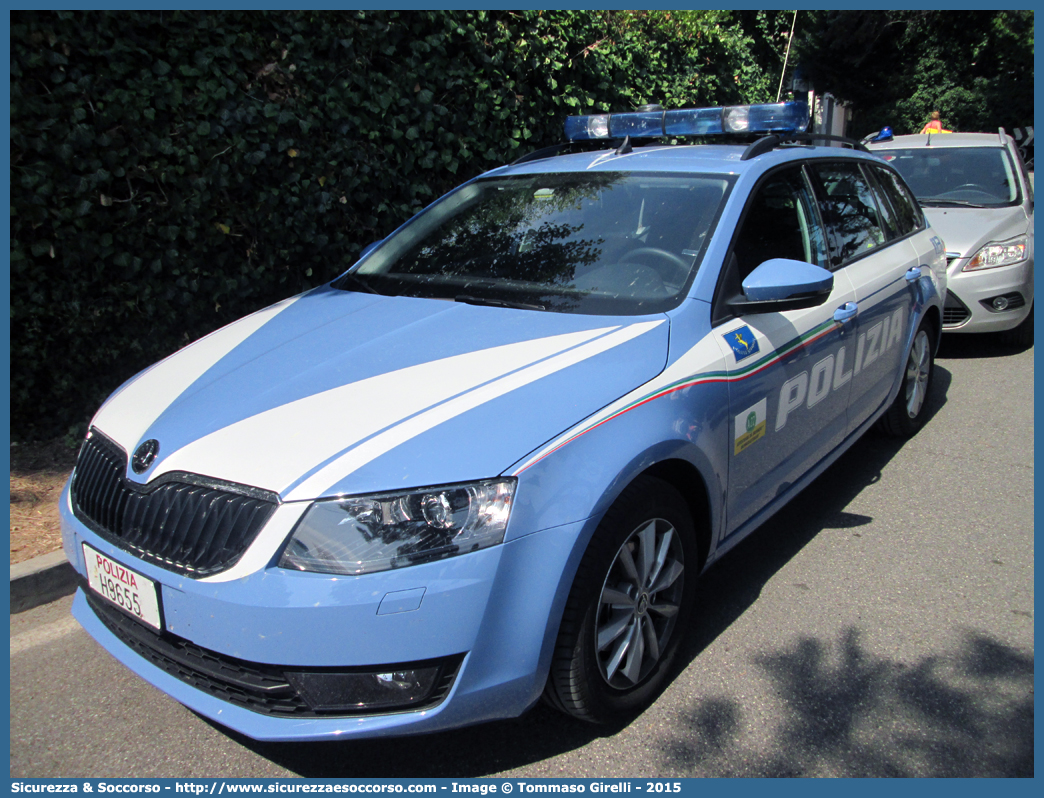 Polizia H9655
Polizia di Stato
Polizia Stradale
Autostrada del Brennero S.p.A.
Skoda Octavia Wagon 4x4 IV serie
Allestitore Bertazzoni S.r.l.
Parole chiave: PS;P.S.;Polizia;di;Stato;Stradale;Autostradale;Autostrada;del;Brennero;Brennerautobahn;Skoda;Octavia;Wagon;Station;SW;S.W.;4x4;Bertazzoni;H9655