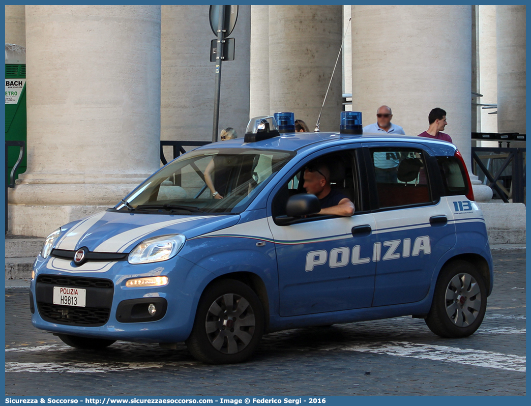 Polizia H9813
Polizia di Stato
Fiat Nuova Panda II serie
Allestitore Nuova Carrozzeria Torinese S.r.l.
(I fornitura)
Parole chiave: PS;P.S.;Polizia;di;Stato;Polizia;Fiat;Nuova;Panda;Nuova;Carrozzeria;Torinese