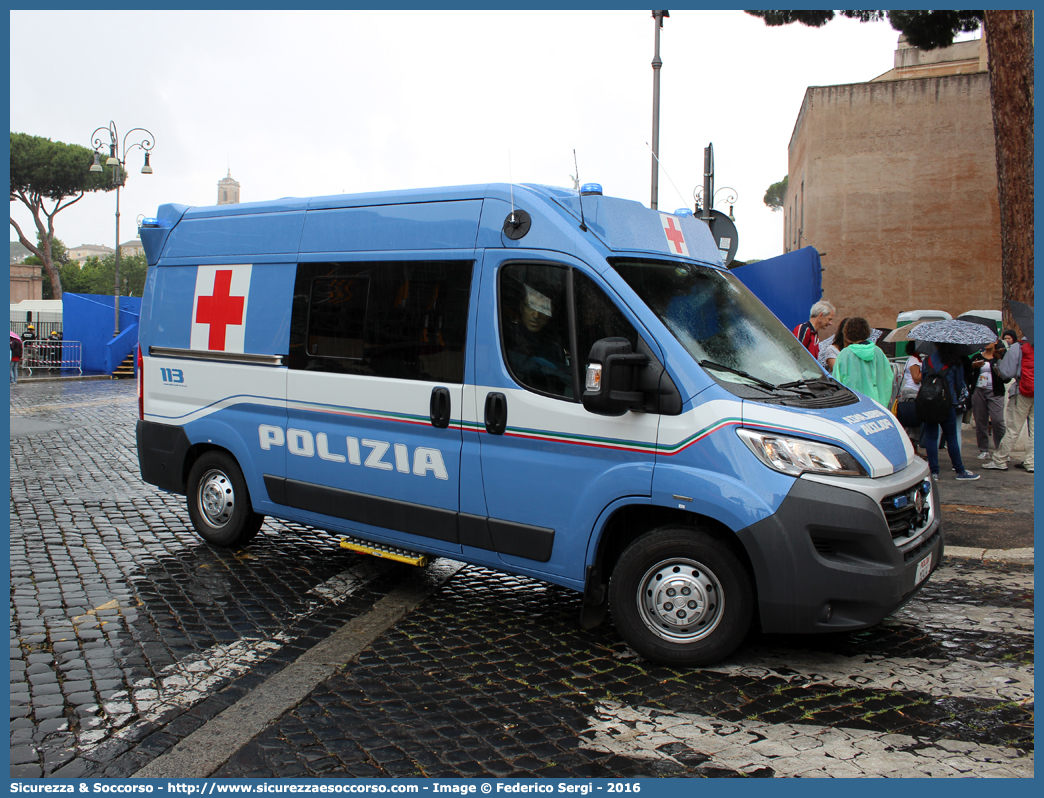 Polizia M0474
Polizia di Stato
Servizio Sanitario
Fiat Ducato III serie restyling
Allestitore Boneschi S.r.l.
Parole chiave: PS;P.S.;Polizia;di;Stato;Servizio;Sanitario;Fiat;Ducato;X290;Boneschi