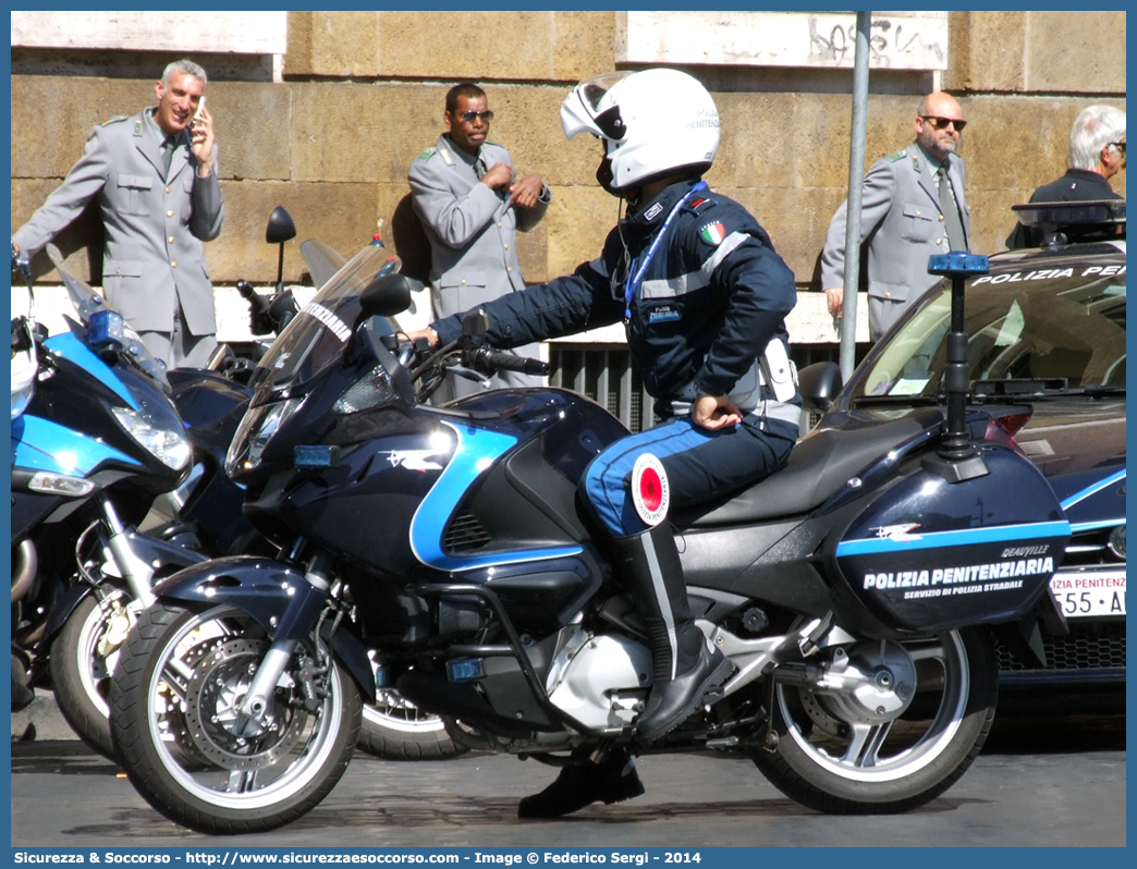 Polizia Penitenziaria 267
Polizia Penitenziaria
Servizio di Polizia Stradale
Honda NT 700 Deauville 
Parole chiave: PolPen;Pol.Pen.;AdiC;A.diC.;Agenti di Custodia;Polizia Penitenziaria;Servizio;Polizia;Stradale;Honda;NT;700;Deauville