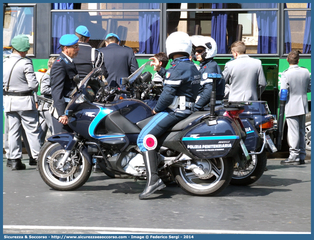 Polizia Penitenziaria 267
Polizia Penitenziaria
Servizio di Polizia Stradale
Honda NT 700 Deauville 
Parole chiave: PolPen;Pol.Pen.;AdiC;A.diC.;Agenti di Custodia;Polizia Penitenziaria;Servizio;Polizia;Stradale;Honda;NT;700;Deauville