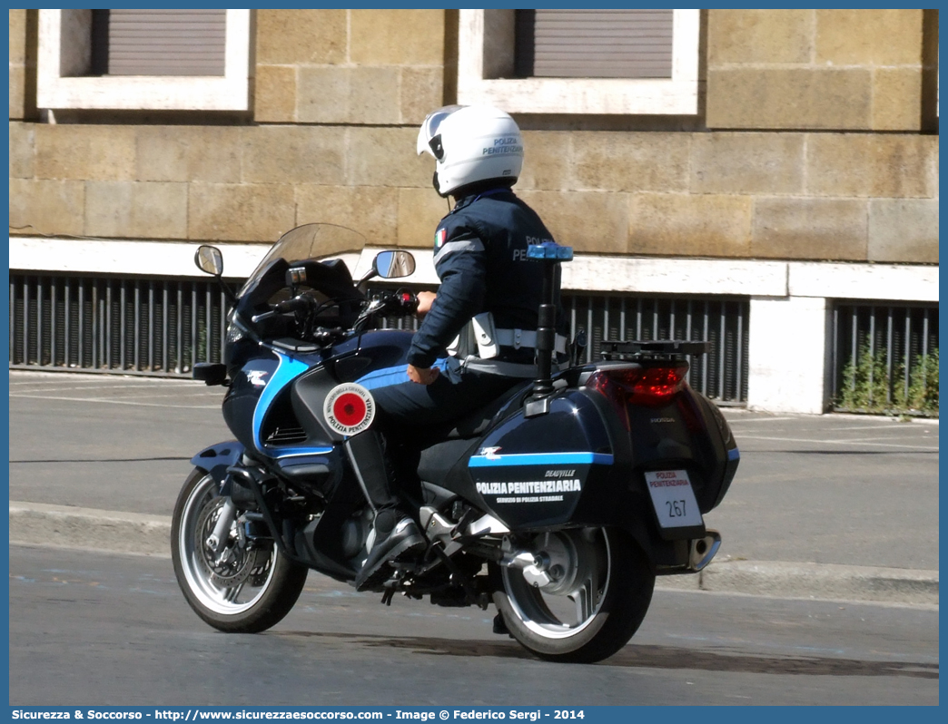 Polizia Penitenziaria 267
Polizia Penitenziaria
Servizio di Polizia Stradale
Honda NT 700 Deauville 
Parole chiave: PolPen;Pol.Pen.;AdiC;A.diC.;Agenti di Custodia;Polizia Penitenziaria;Servizio;Polizia;Stradale;Honda;NT;700;Deauville