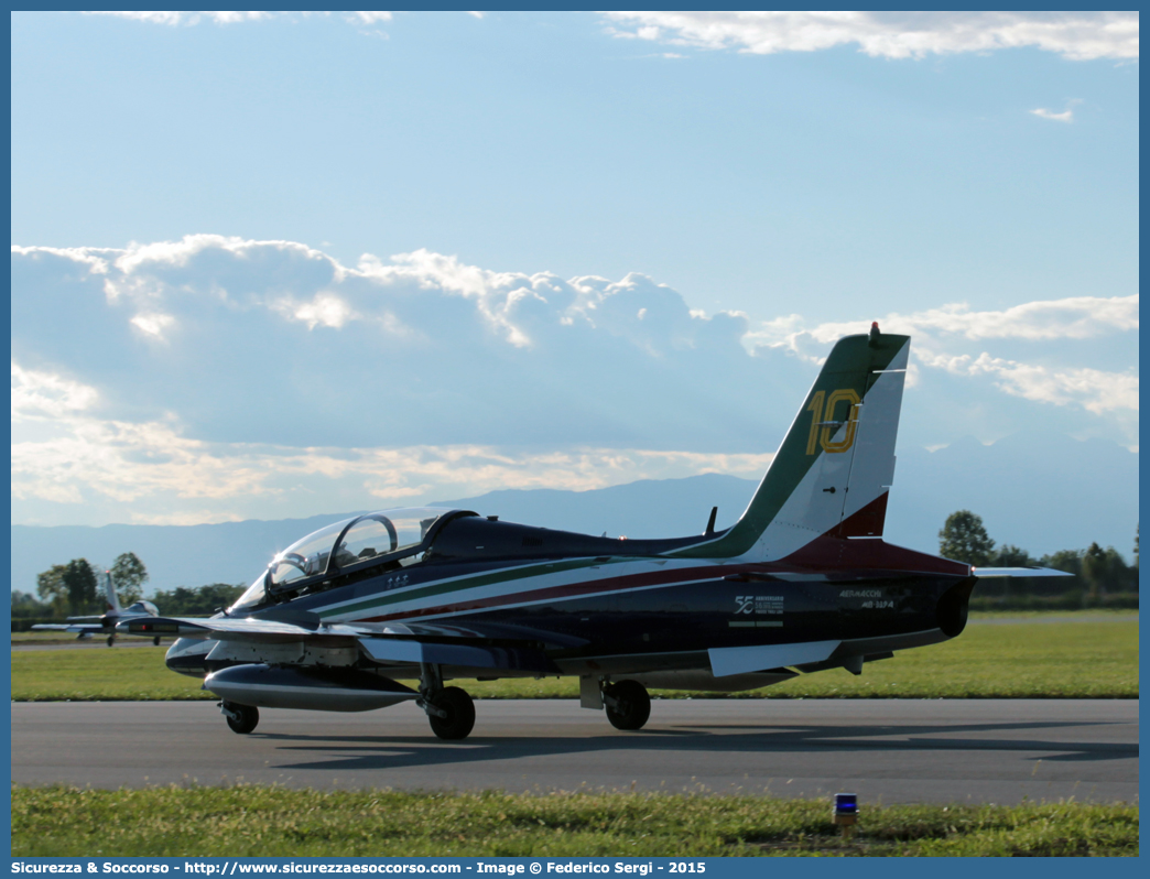 Pony 10
Aeronautica Militare Italiana
Aermacchi MB-339PAN
Livrea speciale 55° anniversario
Parole chiave: AM;A.M.I.;AMI;Aeronautica;Militare;Italiana;MB;339PAN