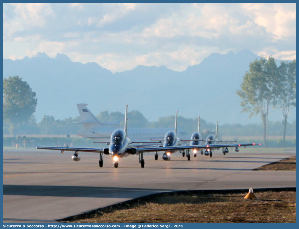 -
Aeronautica Militare Italiana
Aermacchi MB-339PAN
Livrea speciale 55° anniversario
Parole chiave: AM;A.M.I.;AMI;Aeronautica;Militare;Italiana;MB;339PAN