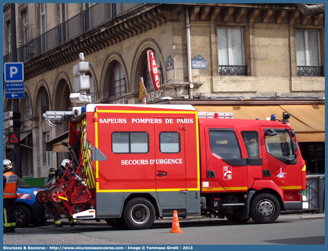 PS 130
République Française
Sapeurs Pompiers de Paris
Premier Secours
Renault Midlum I generation
Conversion by Sides
Parole chiave: République;Française;Sapeurs;Pompiers;Paris;PS;Premier;Secours;Renault;Midlum;Sides