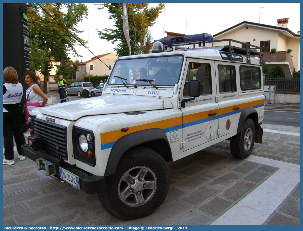 -
Protezione Civile
Gruppo Radio Piovese
Land Rover Defender 110 
Parole chiave: PC;P.C.;Protezione Civile;Gruppo;Radio;Piovese;Land Rover;Defender;110