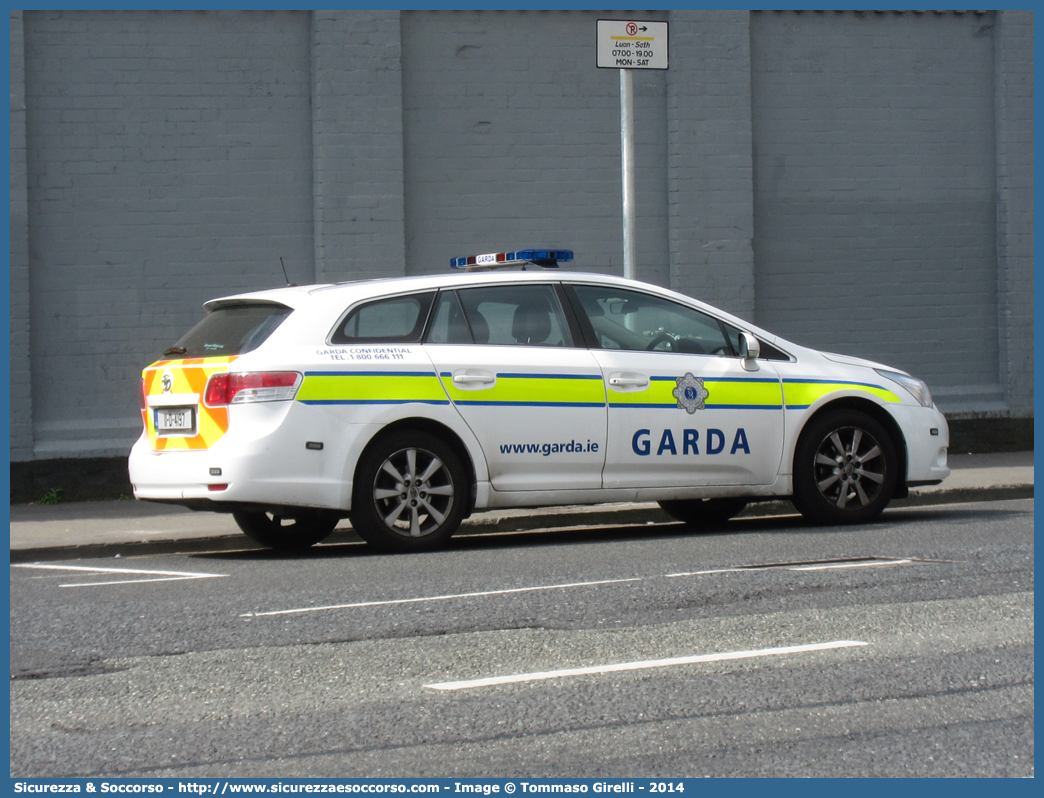 -
Republic of Ireland
Poblacht na Héireann
Garda Síochána na Héireann
Toyota Avensis Stationwagon III generation
Parole chiave: Republic;Ireland;Poblacht;na Héireann;Garda;Síochána;Toyota;Avensis;Stationwagon