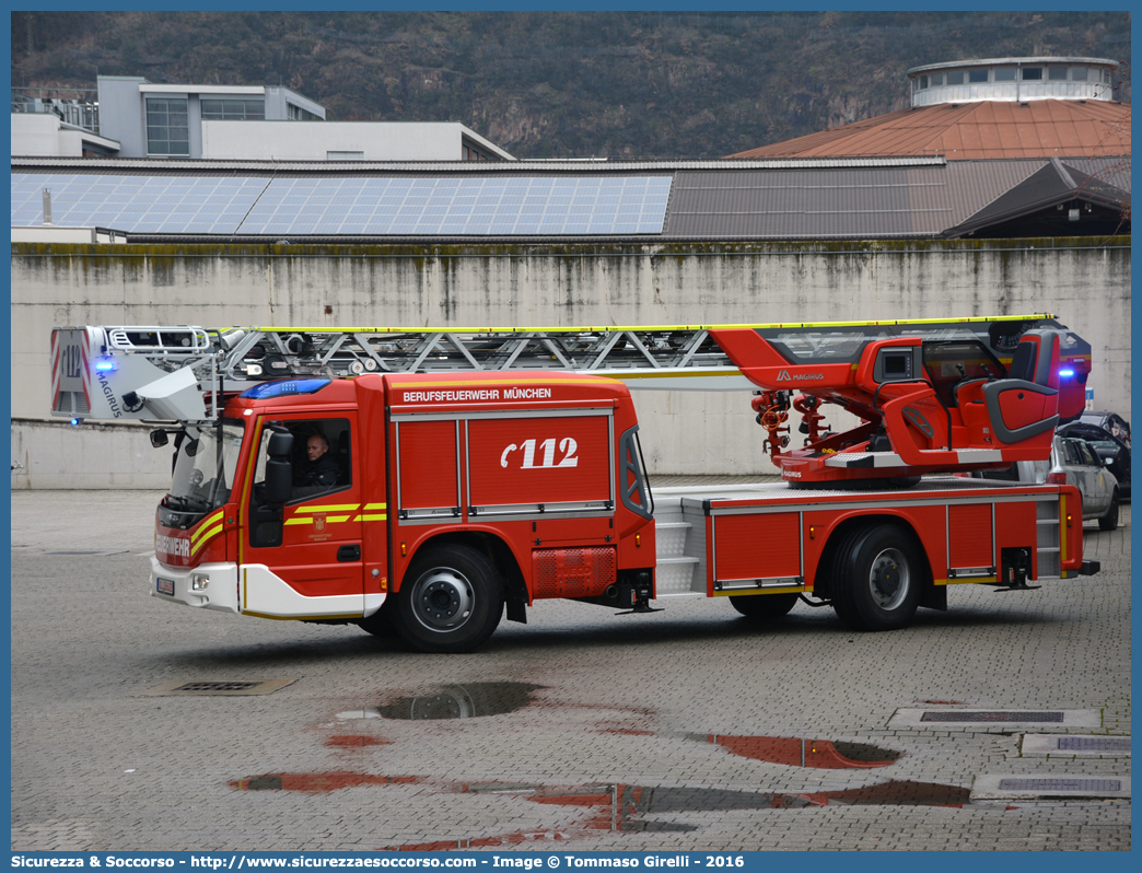 -
Bundesrepublik Deutschland
Berufsfeuerwehr München
DLK - Drehleiter Kennzeichnung
Iveco EuroCargo 160E32
Conversion by Magirus GmbH
Parole chiave: Berufsfeuerwehr;BF;FW;München;DLK;Drehleiter;Kennzeichnung;Iveco;EuroCargo;160E32;Magirus