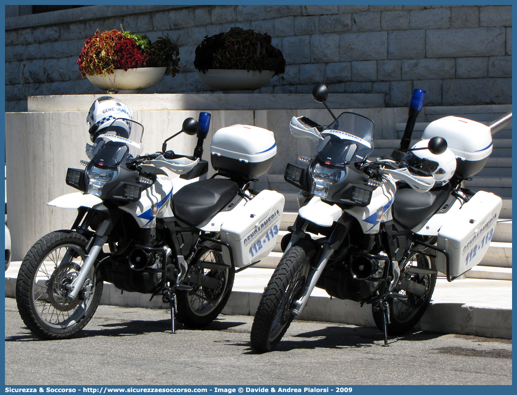 Polizia 026 e 027
Repubblica di San Marino
Gendarmeria
Aprilia Pegaso III serie
Parole chiave: Repubblica;San Marino;RSM;R.S.M.;Gendarmeria;Aprilia;Pegaso