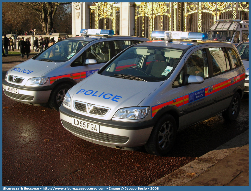 -
United Kingdom of Great Britain and Northern Ireland
Metropolitan Police
Vauxhall Zafira I generation
Parole chiave: UK;United;Kingdom;Great;Britain;Northern;Ireland;Metropolitan;Police;Vauxhall;Zafira