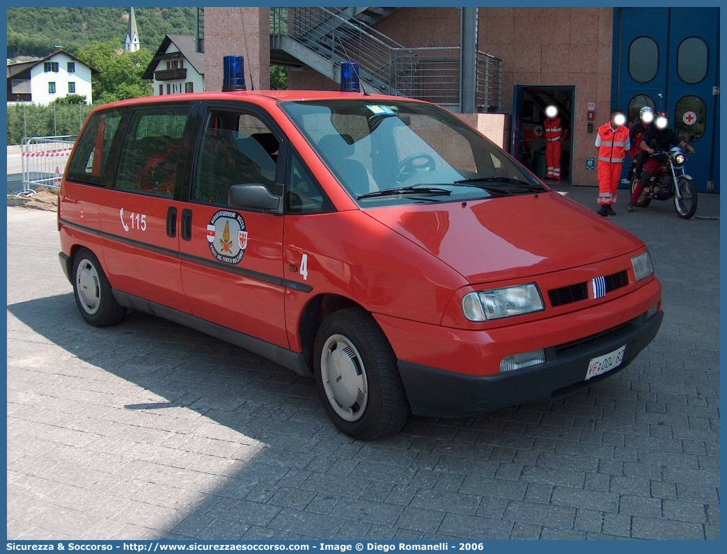 VF 004 BZ
Corpo Permanente dei Vigili del Fuoco Bolzano
Berufsfeuerwehr Bozen
Fiat Ulysse I serie
Parole chiave: VF;VFV;V.F.;V.F.V.;Vigili;Fuoco;Corpo;Permanente;Berufsfeuerwehr;Bolzano;Bozen;Fiat;Ulysse