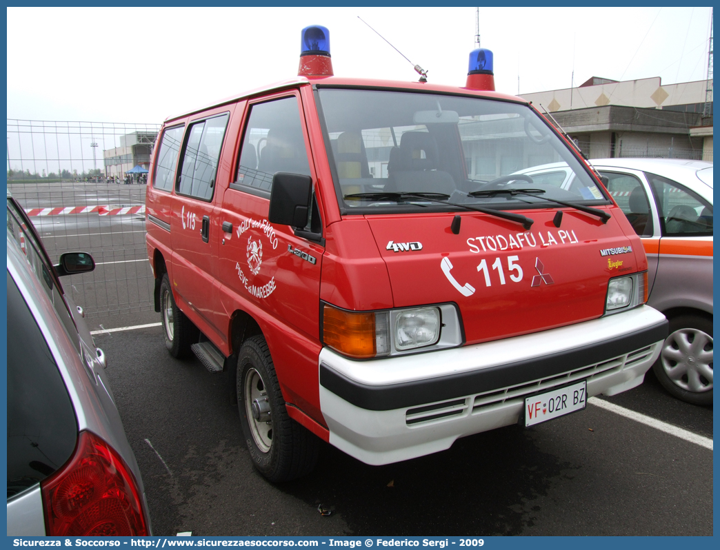 VF 02R BZ
Vigili del Fuoco Volontari Pieve di Marebbe
Freiwillige Feuerwehr Enneberg
Mitsubishi L300
Allestitore Ziegler Italiana GmbH
Parole chiave: VF;VFV;V.F.;V.F.V.;Vigili;Fuoco;Volontari;Freiwillige;Feuerwehr;Pieve;Marebbe;Enneberg;Mitsubishi;L300;Ziegler