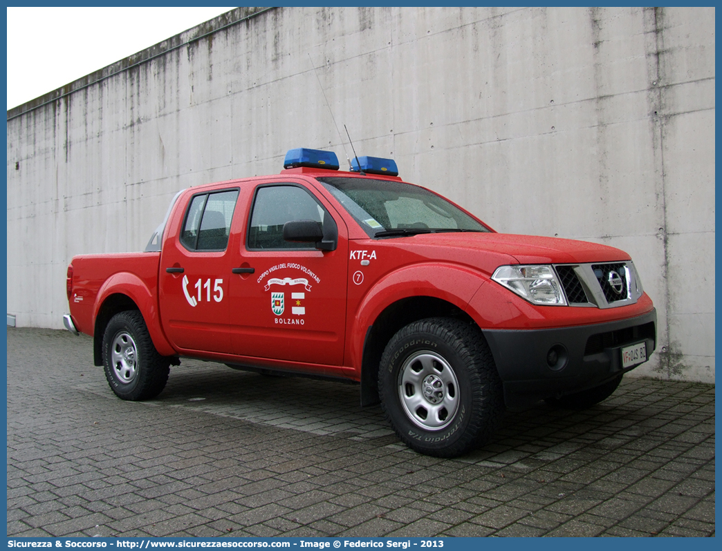 VF 04S BZ
Vigili del Fuoco Volontari Bolzano
Freiwillige Feuerwehr Bozen
Nissan Navara II serie
Allestitore Brandschutz S.r.l.
Parole chiave: VF;VFV;V.F.;V.F.V.;Vigili;Fuoco;Volontari;Freiwillige;Feuerwehr;Bolzano;Bozen;Nissan;Navara;Brandschutz