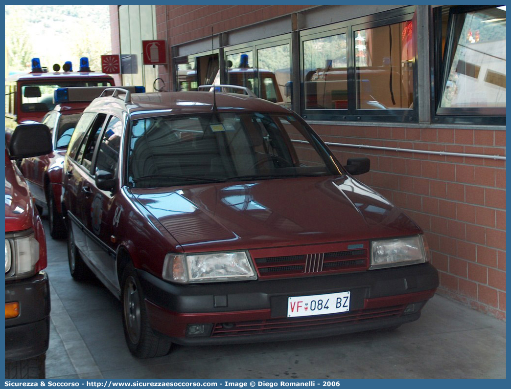 VF 084 BZ
Corpo Permanente dei Vigili del Fuoco Bolzano
Berufsfeuerwehr Bozen
Fiat Tempra Stationwagon 4x4 I serie
Parole chiave: VF;VFV;V.F.;V.F.V.;Vigili;Fuoco;Corpo;Permanente;Berufsfeuerwehr;Bolzano;Bozen;Fiat;Tempra