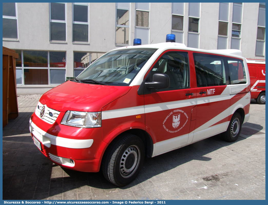 VF 08M BZ
Vigili del Fuoco Volontari Merano
Freiwillige Feuerwehr Meran
Volkswagen Transporter T5
Parole chiave: VF;VFV;V.F.;V.F.V.;Vigili;Fuoco;Volontari;Freiwillige;Feuerwehr;Merano;Meran;Volkswagen;Transporter;T5