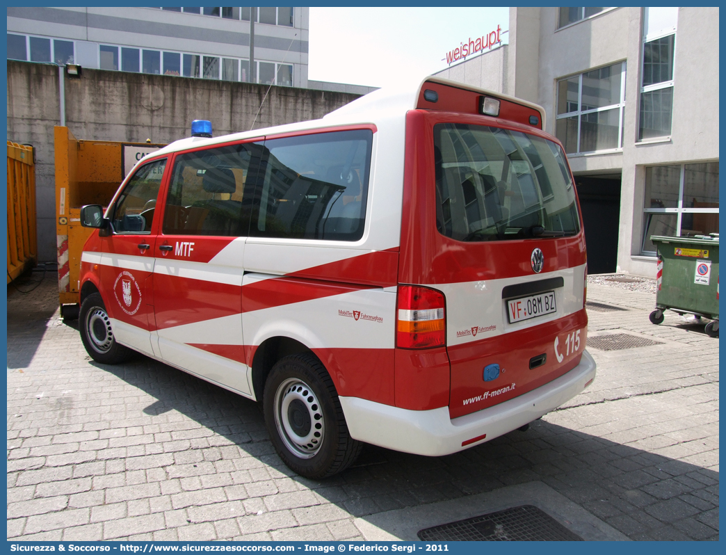 VF 08M BZ
Vigili del Fuoco Volontari Merano
Freiwillige Feuerwehr Meran
Volkswagen Transporter T5

Parole chiave: VF;VFV;V.F.;V.F.V.;Vigili;Fuoco;Volontari;Freiwillige;Feuerwehr;Merano;Meran;Volkswagen;Transporter;T5