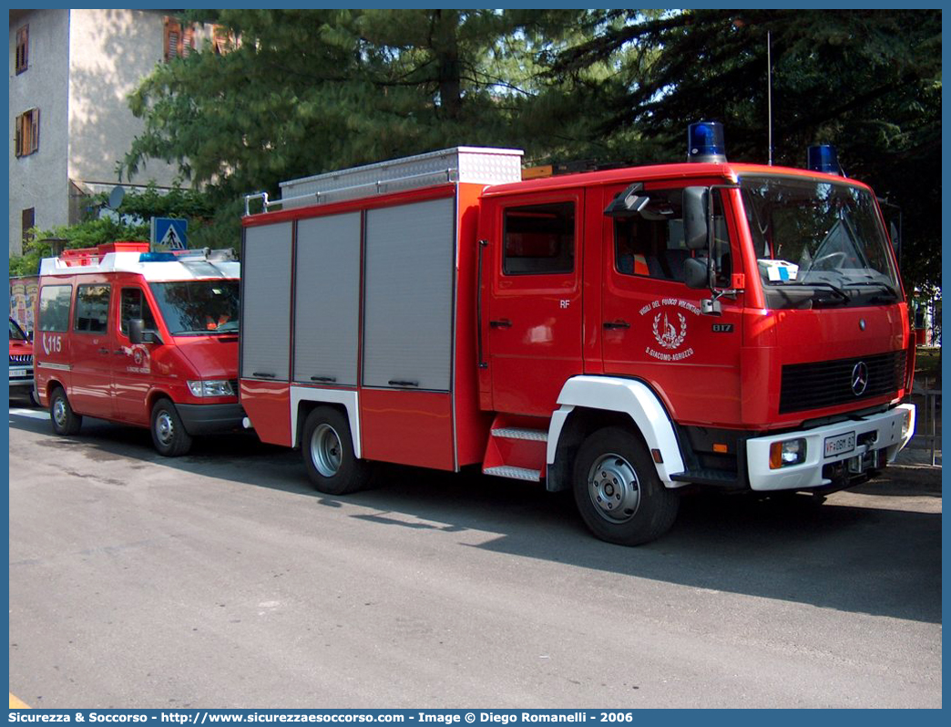 VF 0BM BZ
Vigili del Fuoco Volontari San Giacomo Agruzzo
Freiwillige Feuerwehr St. Jacob Grutzen
Mercedes-Benz 817 

Parole chiave: VF;VFV;V.F.;V.F.V.;Vigili;Fuoco;Volontari;Freiwillige;Feuerwehr;San Giacomo;Agruzzo;St;Jacob;Grutzen;Mercedes;Benz;817