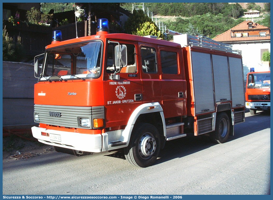 VF 0BN BZ
Vigili del Fuoco Volontari San Giacomo Agruzzo
Freiwillige Feuerwehr St. Jacob Grutzen
Iveco 115-17 Turbo
Allestitore Rosenbauer International AG.
Parole chiave: VF;VFV;V.F.;V.F.V.;Vigili;Fuoco;Volontari;Freiwillige;Feuerwehr;San Giacomo;Agruzzo;St;Jacob;Grutzen;Iveco;115;17;Turbo