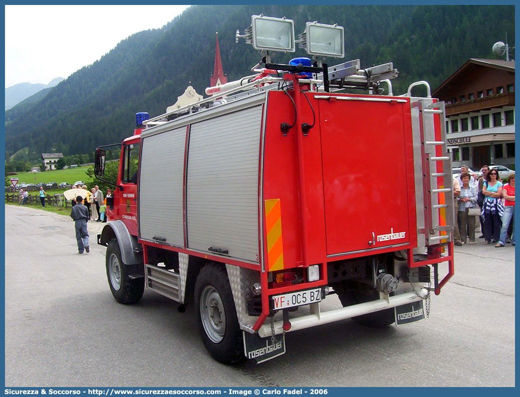 VF 0C5 BZ
Vigili del Fuoco Volontari Santa Maddalena Casies
Freiwillige Feuerwehr St. Magdalena Gsies
Unimog 1300L
Allestitore Rosenbauer International AG.
Parole chiave: VF;VFV;V.F.;V.F.V.;Vigili;Fuoco;Volontari;Freiwillige;Feuerwehr;Santa;Maddalena;Casies;St;Magdalena;Gsies;Unimog;1300L;Rosenbauer