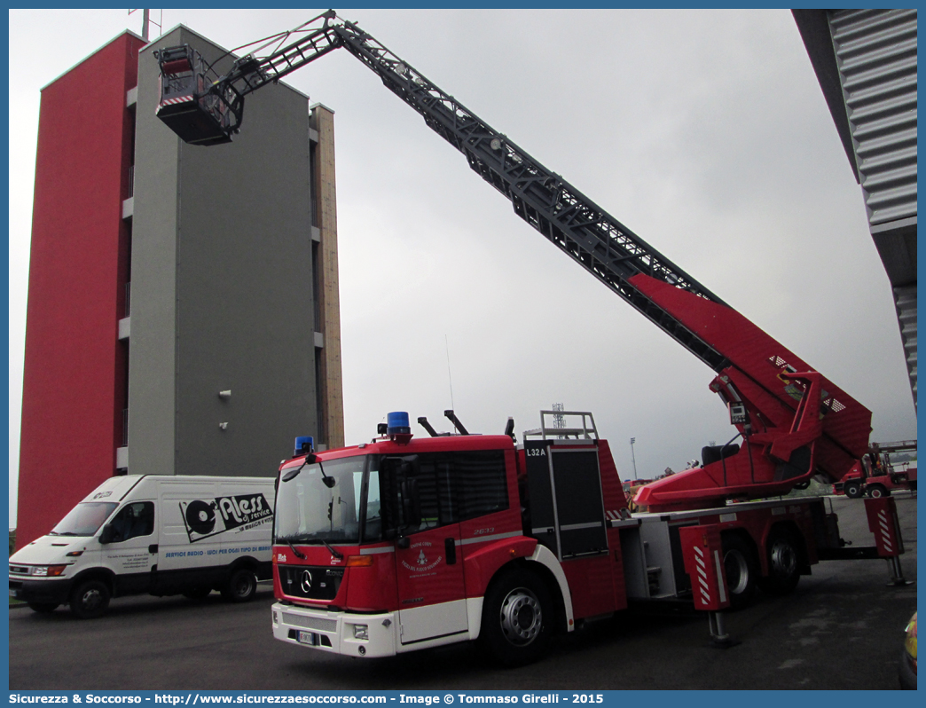 VF 0K2TN
Corpo Vigili del Fuoco Volontari Arco
Mercedes Benz 2633 Econic
Allestitore Brandschutz GmbH
Rosenbauer International A.G.
Parole chiave: VF;V.F.;Vigili;del;Fuoco;Volontari;Arco;Mercedes;Benz;2633;Econic;Brandschutz;Rosenbauer