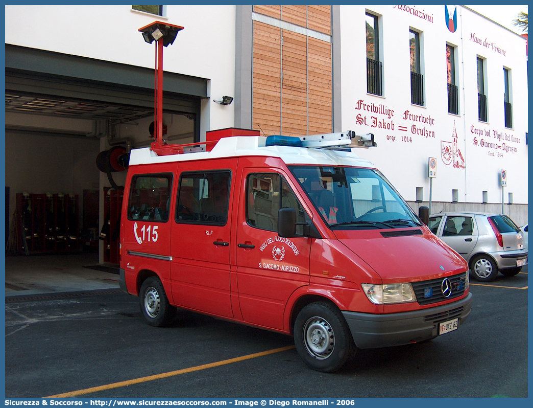 VF 0YZ BZ
Vigili del Fuoco Volontari San Giacomo Agruzzo
Freiwillige Feuerwehr St. Jacob Grutzen
Mercedes-Benz Sprinter I serie
Allestitore Brandschutz S.r.l.
Parole chiave: VF;VFV;V.F.;V.F.V.;Vigili;Fuoco;Volontari;Freiwillige;Feuerwehr;San Giacomo;Agruzzo;St;Jacob;Grutzen;Mercedes;Benz;Sprinter