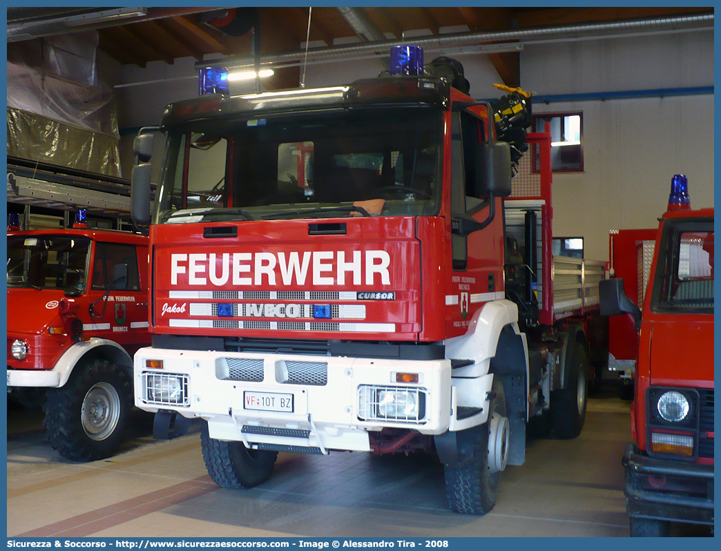 VF 10T BZ
Vigili del Fuoco Volontari Brunico
Freiwillige Feuerwehr Bruneck
Iveco EuroTrakker 190E35 4x4

Parole chiave: VF;VFV;V.F.;V.F.V.;Vigili;Fuoco;Volontari;Freiwillige;Feuerwehr;Brunico;Bruneck;Iveco;EuroTrakker;190E35