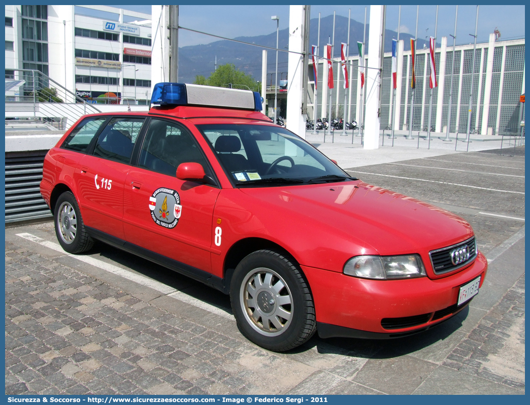 VF 113 BZ
Corpo Permanente dei Vigili del Fuoco Bolzano
Berufsfeuerwehr Bozen
Audi A4 Avant II serie
Parole chiave: VF;VFV;V.F.;V.F.V.;Vigili;Fuoco;Corpo;Permanente;Berufsfeuerwehr;Bolzano;Bozen;Audi;A4;Avant