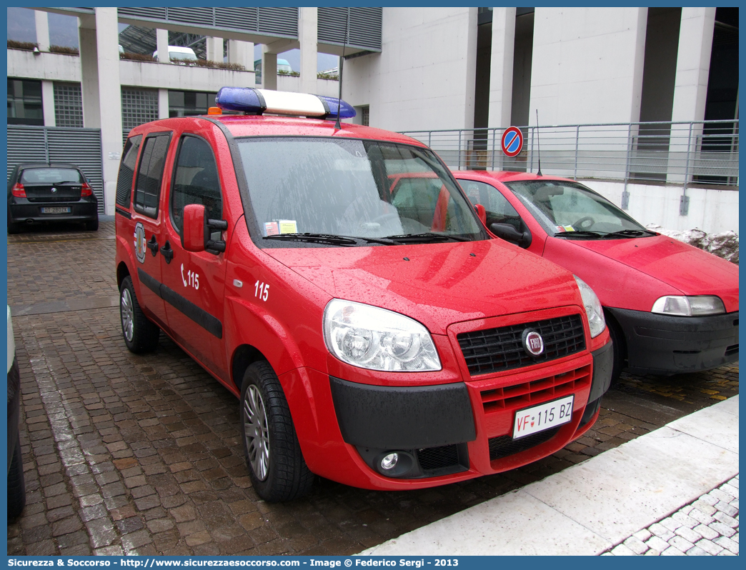 VF 115 BZ
Corpo Permanente dei Vigili del Fuoco Bolzano
Berufsfeuerwehr Bozen
Fiat Doblò I serie restyling
Parole chiave: VF;VFV;V.F.;V.F.V.;Vigili;Fuoco;Corpo;Permanente;Berufsfeuerwehr;Bolzano;Bozen;Fiat;Doblò