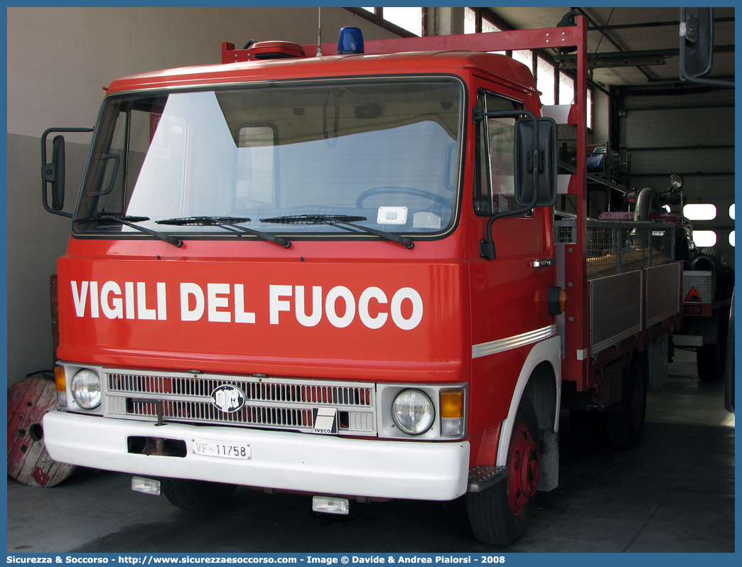 VF 11758
Corpo Nazionale Vigili del Fuoco
OM 60-10
Parole chiave: VF;V.F.;VVF;V.V.F.;Corpo;Nazionale;Vigili del Fuoco;Vigili;Fuoco;Autocarro;Autofurgone;OM;60-10