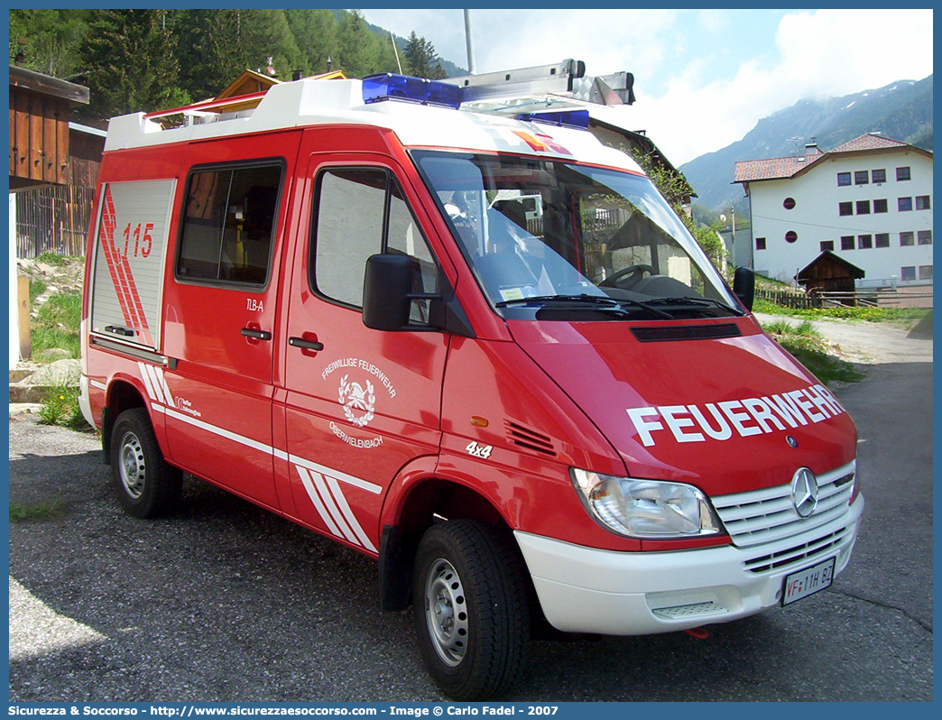 VF 11H BZ
Vigili del Fuoco Volontari Perca-Vila di Sopra
Freiwillige Feuerwehr Percha-Oberwielenbach
Mercedes-Benz Sprinter 4x4 I serie restyling
Allestitore Kofler Fahrzeugbau S.n.c.
Parole chiave: VF;VFV;V.F.;V.F.V.;Vigili;Fuoco;Volontari;Freiwillige;Feuerwehr;Perca;Percha;Mercedes;Benz;Sprinter