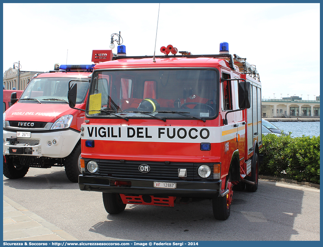 VF 12887
Corpo Nazionale Vigili del Fuoco
Fiat Iveco OM 79-13
Allestitore Baribbi S.p.A.
Parole chiave: VVF;V.V.F.;Corpo;Nazionale;Vigili;del;Fuoco;AutoPompaSerbatoio;APS;AutoPompa;Fiat;Iveco;OM;79-13;79;13;79.13;Baribbi