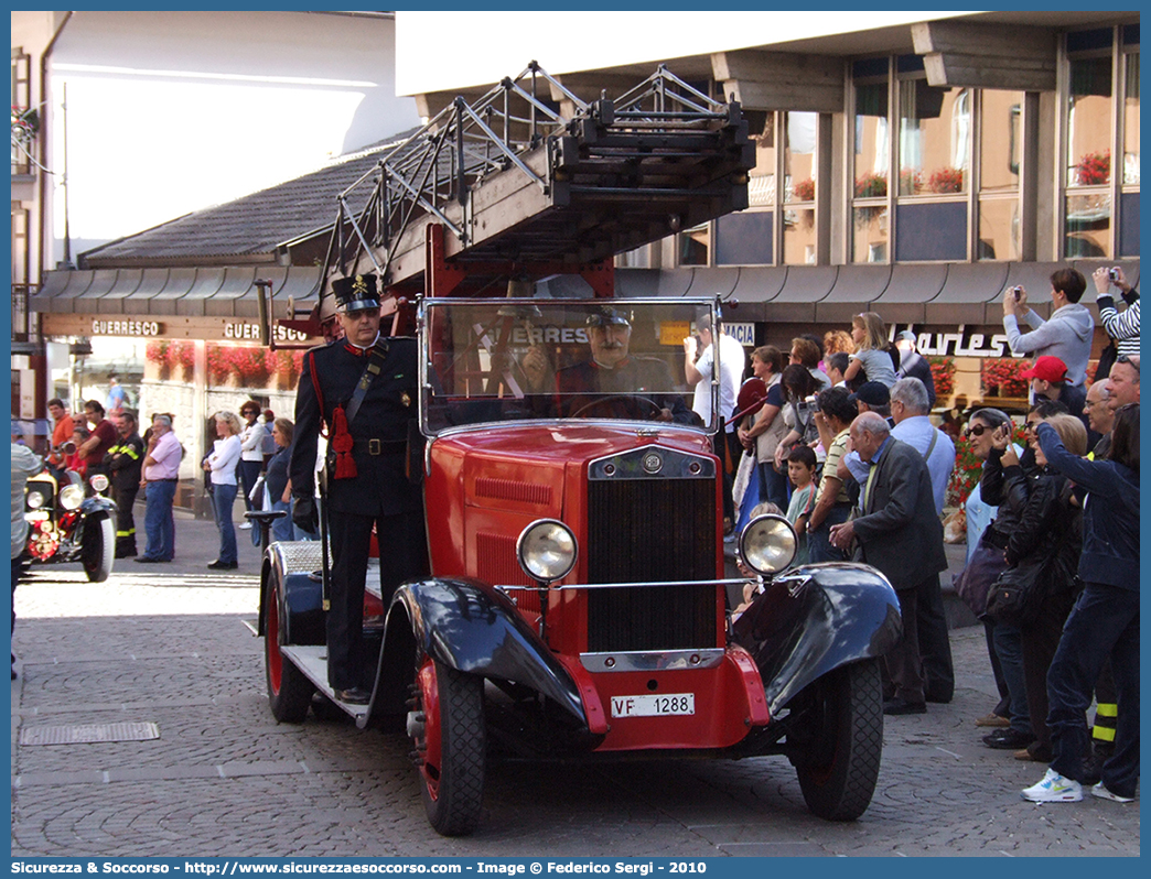 VF 1288
Corpo Nazionale Vigili del Fuoco
Fiat 621L
Allestitore Officine Brambilla e Chieppi
Parole chiave: VVF;V.V.F.;Corpo;Nazionale;Vigili;del;Fuoco;AutoScala;AS;Fiat;621L;Officine;Brambilla;Chieppi