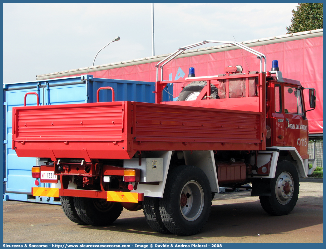 VF 13311
Corpo Nazionale Vigili del Fuoco
Iveco 90PC
(variante)
Parole chiave: VVF;V.V.F.;Corpo;Nazionale;Vigili;del;Fuoco;Iveco;90PC