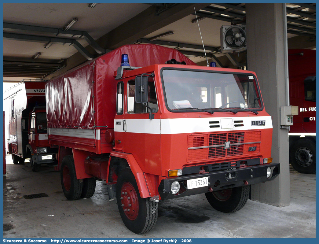 VF 13361
Corpo Nazionale Vigili del Fuoco
Iveco 90PC
Parole chiave: VVF;V.V.F.;Corpo;Nazionale;Vigili;del;Fuoco;Iveco;90PC