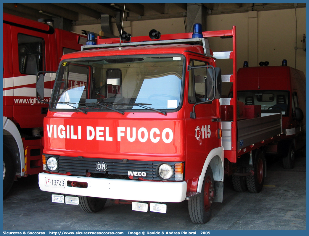 VF 13743
Corpo Nazionale Vigili del Fuoco
OM 60-10
Parole chiave: VF;V.F.;VVF;V.V.F.;Corpo;Nazionale;Vigili del Fuoco;Vigili;Fuoco;Autocarro;Autofurgone;OM;60-10