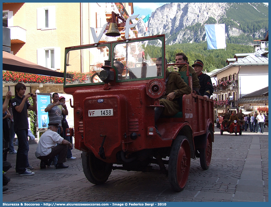 VF 1438
Corpo Vigili del Fuoco Volontari Caldonazzo
OM Autocarretta 36 DM MT
Parole chiave: VF;V.F.;Vigili del Fuoco;Vigili;Fuoco;Volontari;Caldonazzo;Volkswagen;OM;Autocarretta;36;DM;MT