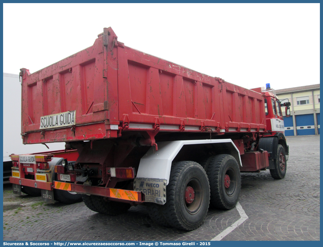 VF 14455
Corpo Nazionale Vigili del Fuoco
Iveco 330-35
Parole chiave: VF;V.F.;VVF;V.V.F.;Corpo;Nazionale;Vigili;del;Fuoco;Iveco;330-35;330;35