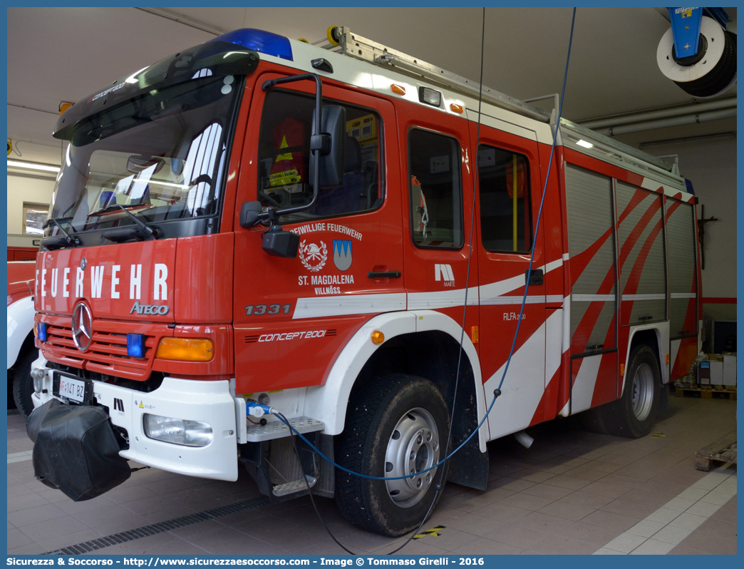 VF 14T BZ
Vigili del Fuoco Volontari Santa Maddalena Val di Funes
Freiwillige Feuerwehr St. Magdalena Villnöss
Mercedes Benz Atego 1331 II serie
Allestitore MARTE Feuerwehrfahrzeuge Feuerwehrtechnologie GmbH
Parole chiave: VF;FW;Vigili;del;Fuoco;Volontari;Santa;Maddalena;Val;di;Funes;Freiwillige;Feuerwehr;St.;Magdalena;Villnöss;Mercedes;Benz;Atego;1331;MARTE