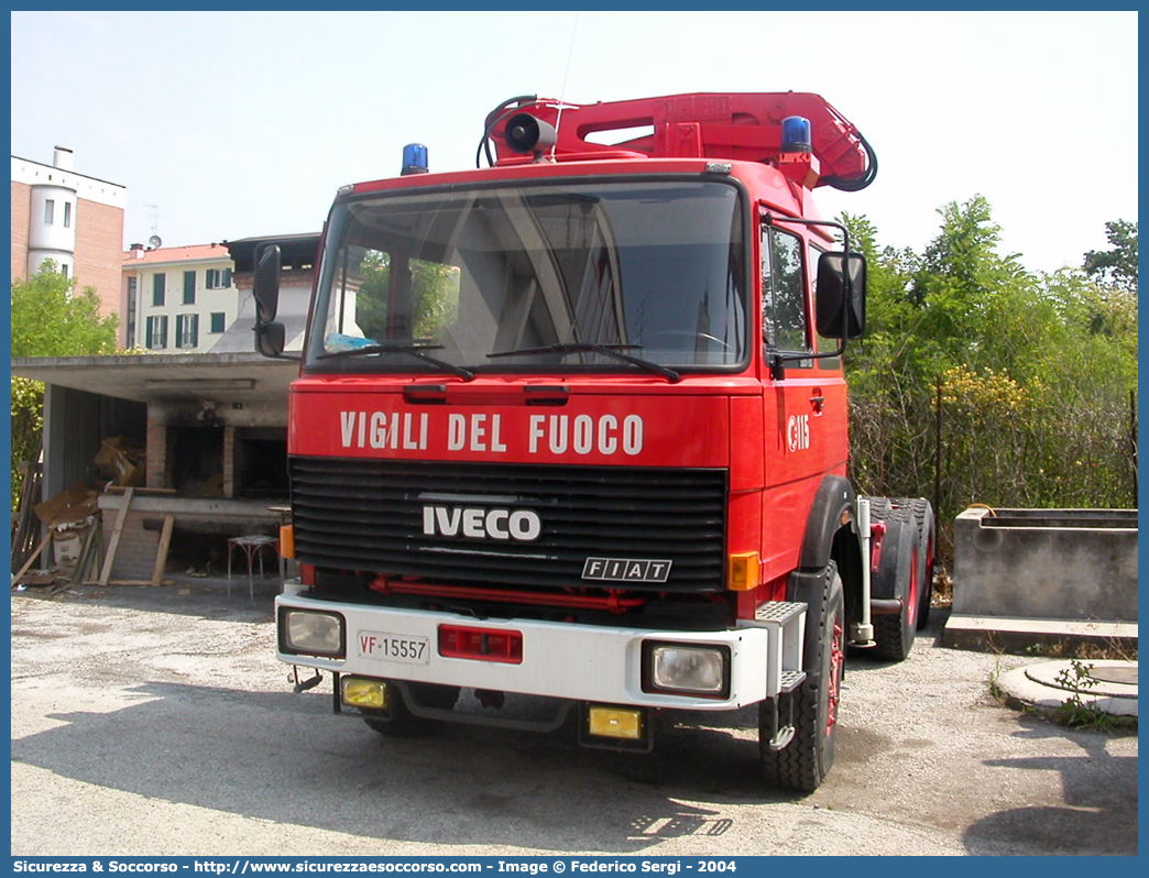 VF 15557
Corpo Nazionale Vigili del Fuoco
Iveco 330-35

Parole chiave: VF;V.F.;VVF;V.V.F.;Corpo;Nazionale;Vigili;del;Fuoco;Iveco;330-35;330;35