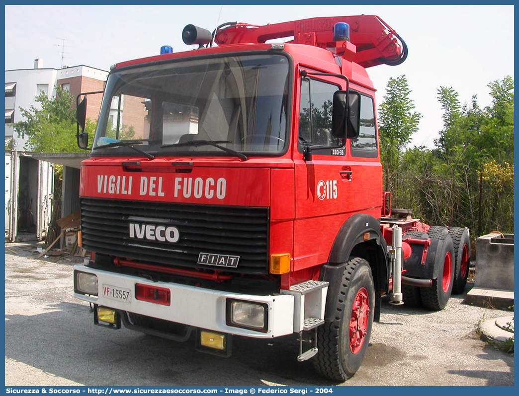 VF 15557
Corpo Nazionale Vigili del Fuoco
Iveco 330-35

Parole chiave: VF;V.F.;VVF;V.V.F.;Corpo;Nazionale;Vigili;del;Fuoco;Iveco;330-35;330;35