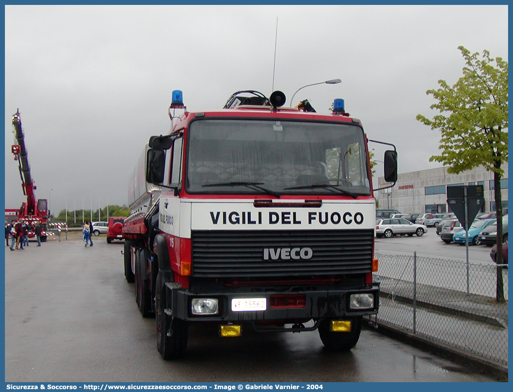 VF 15568
Corpo Nazionale Vigili del Fuoco
Iveco 330-35

Parole chiave: VF;V.F.;VVF;V.V.F.;Corpo;Nazionale;Vigili;del;Fuoco;Iveco;330-35;330;35