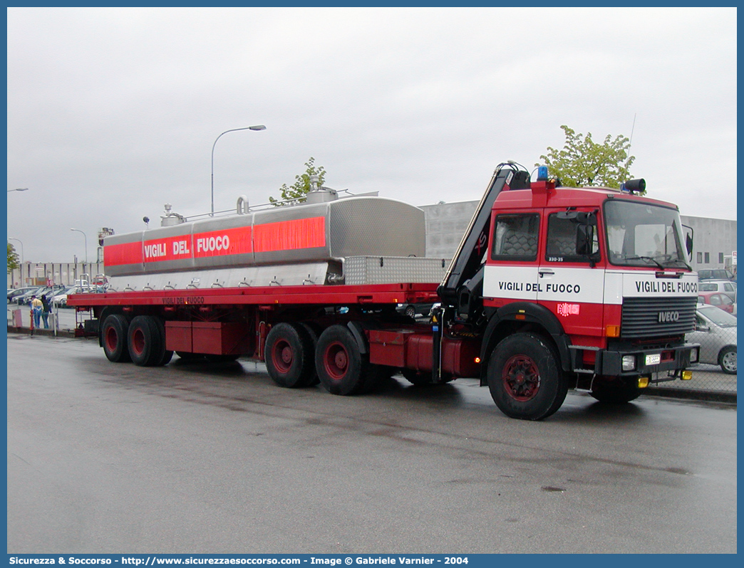 VF 15568
Corpo Nazionale Vigili del Fuoco
Iveco 330-35

Parole chiave: VF;V.F.;VVF;V.V.F.;Corpo;Nazionale;Vigili;del;Fuoco;Iveco;330-35;330;35