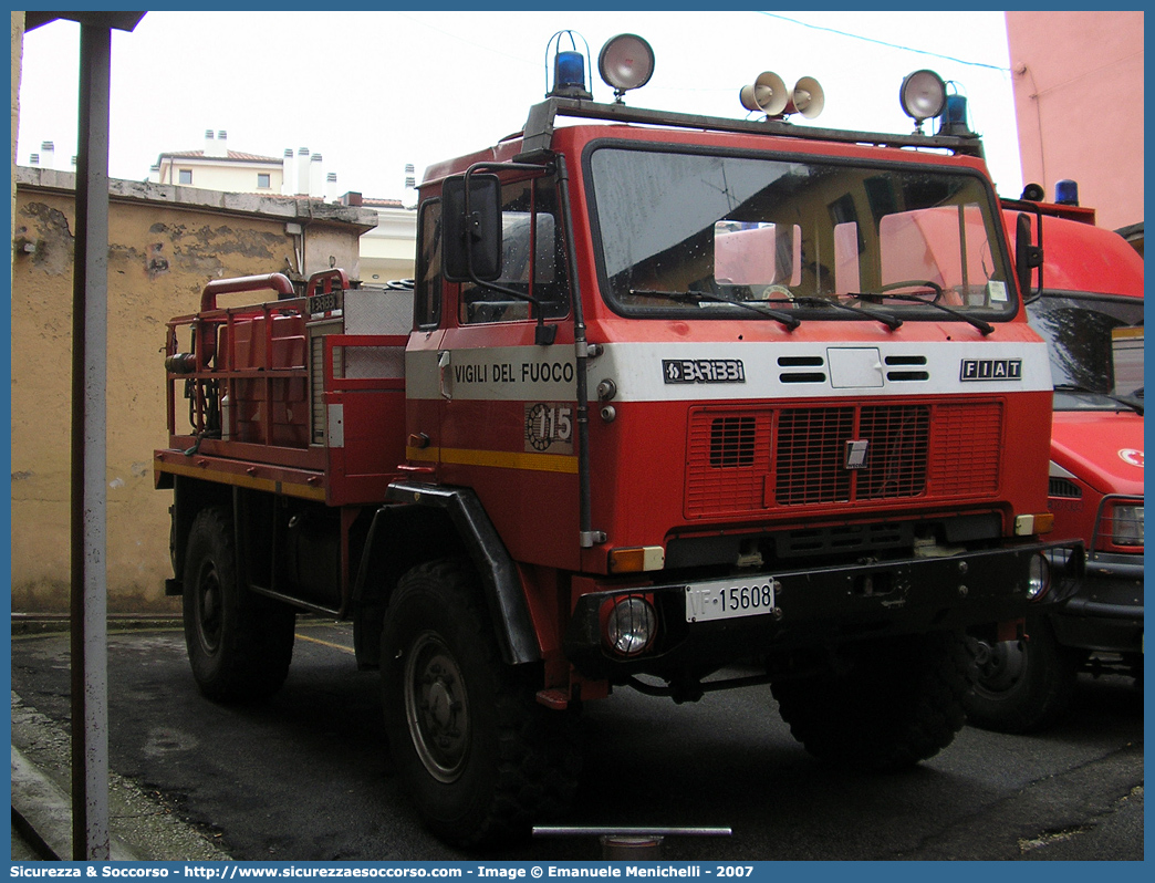 VF 15608
Corpo Nazionale Vigili del Fuoco
Iveco 80-17
Parole chiave: VVF;V.V.F.;Corpo;Nazionale;Vigili;del;Fuoco;Iveco;80-17