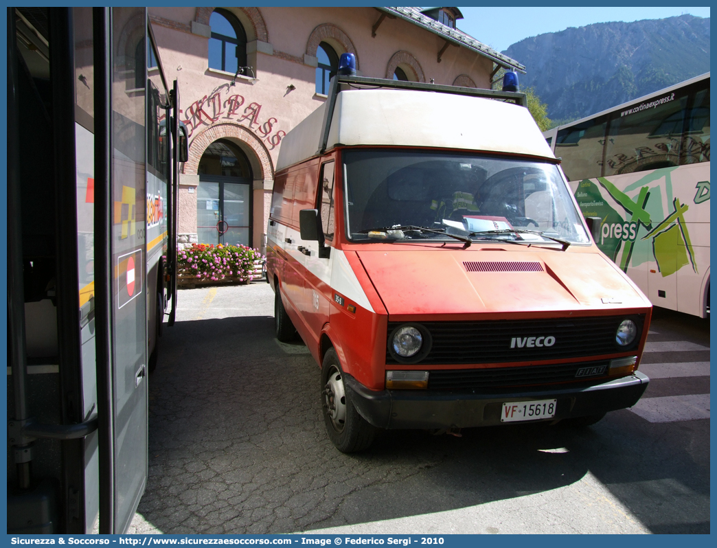 VF 15618
Corpo Nazionale Vigili del Fuoco
Iveco Daily 35-8 I serie
Parole chiave: VF;V.F.;VVF;V.V.F.;Corpo;Nazionale;Vigili del Fuoco;Iveco;Daily;35-8