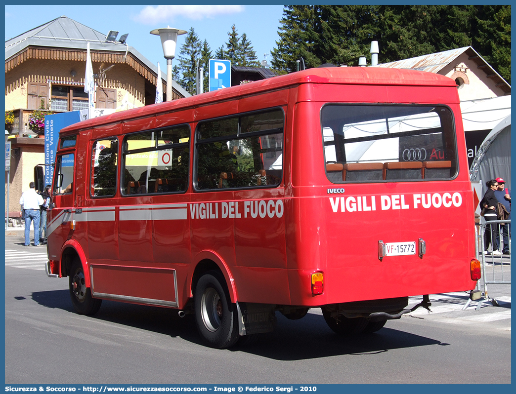 VF 15772
Corpo Nazionale Vigili del Fuoco
Iveco 55-10
Parole chiave: VVF;V.V.F.;Corpo;Nazionale;Vigili;del;Fuoco;Fiat;Iveco;55-10;55;10