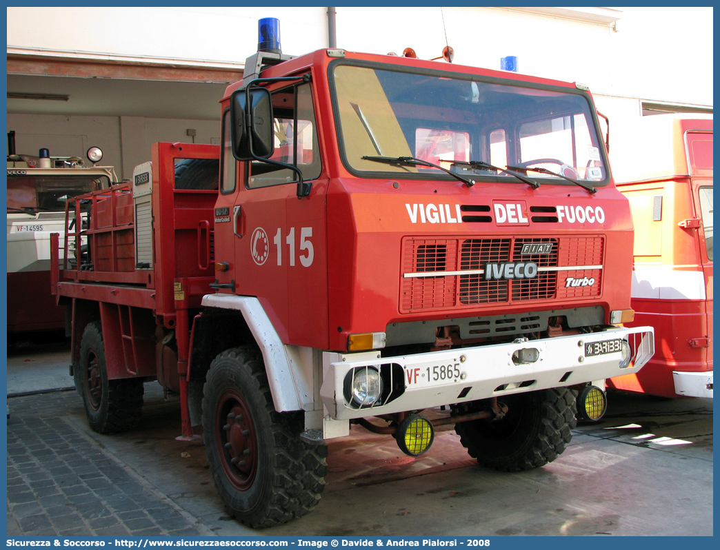 VF 15865
Corpo Nazionale Vigili del Fuoco
Iveco 80-17
Parole chiave: VVF;V.V.F.;Corpo;Nazionale;Vigili;del;Fuoco;Iveco;80-17