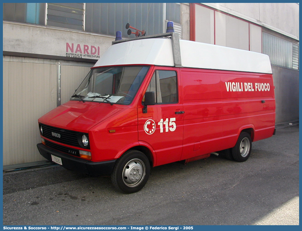 VF 16061
Corpo Nazionale Vigili del Fuoco
Iveco Daily 35-8 I serie
Parole chiave: VF;V.F.;VVF;V.V.F.;Corpo;Nazionale;Vigili del Fuoco;Iveco;Daily;35-8