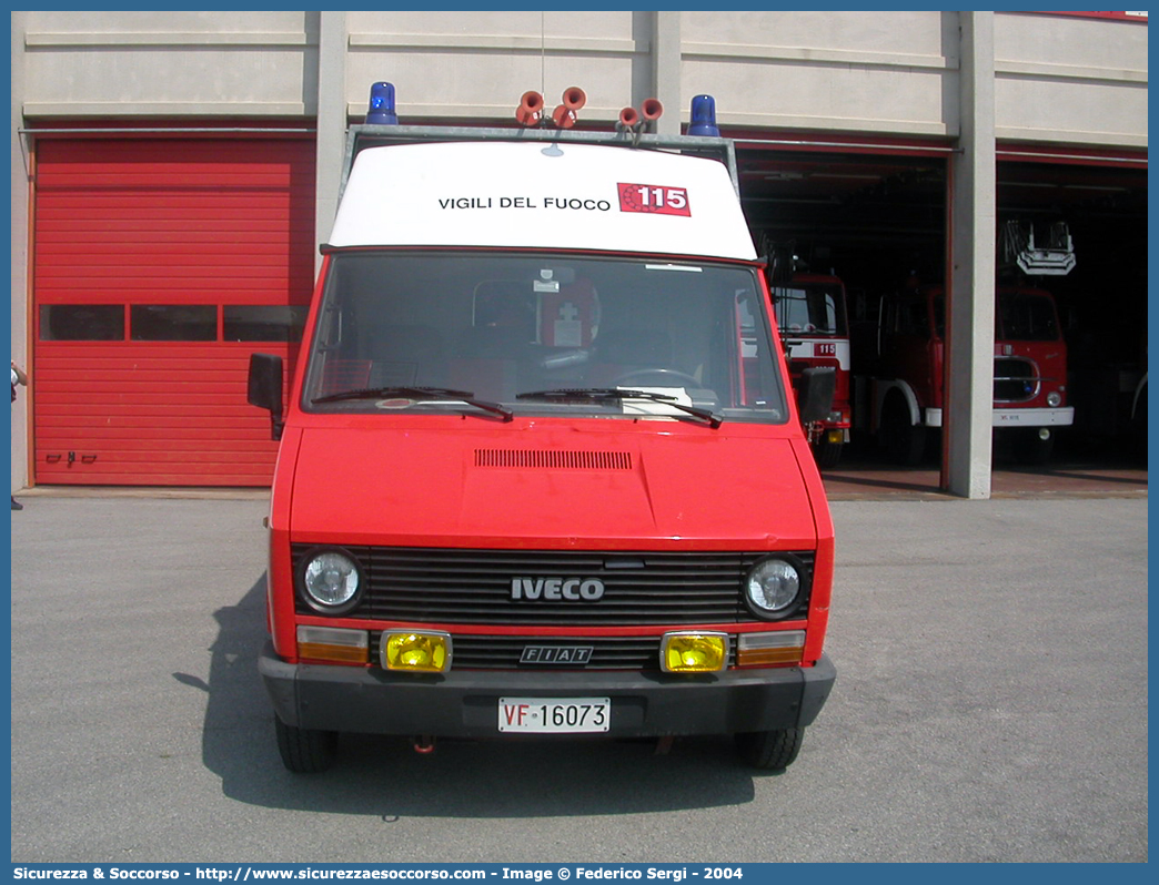 VF 16073
Corpo Nazionale Vigili del Fuoco
Iveco Daily 35-8 I serie
Parole chiave: VF;V.F.;VVF;V.V.F.;Corpo;Nazionale;Vigili del Fuoco;Iveco;Daily;35-8