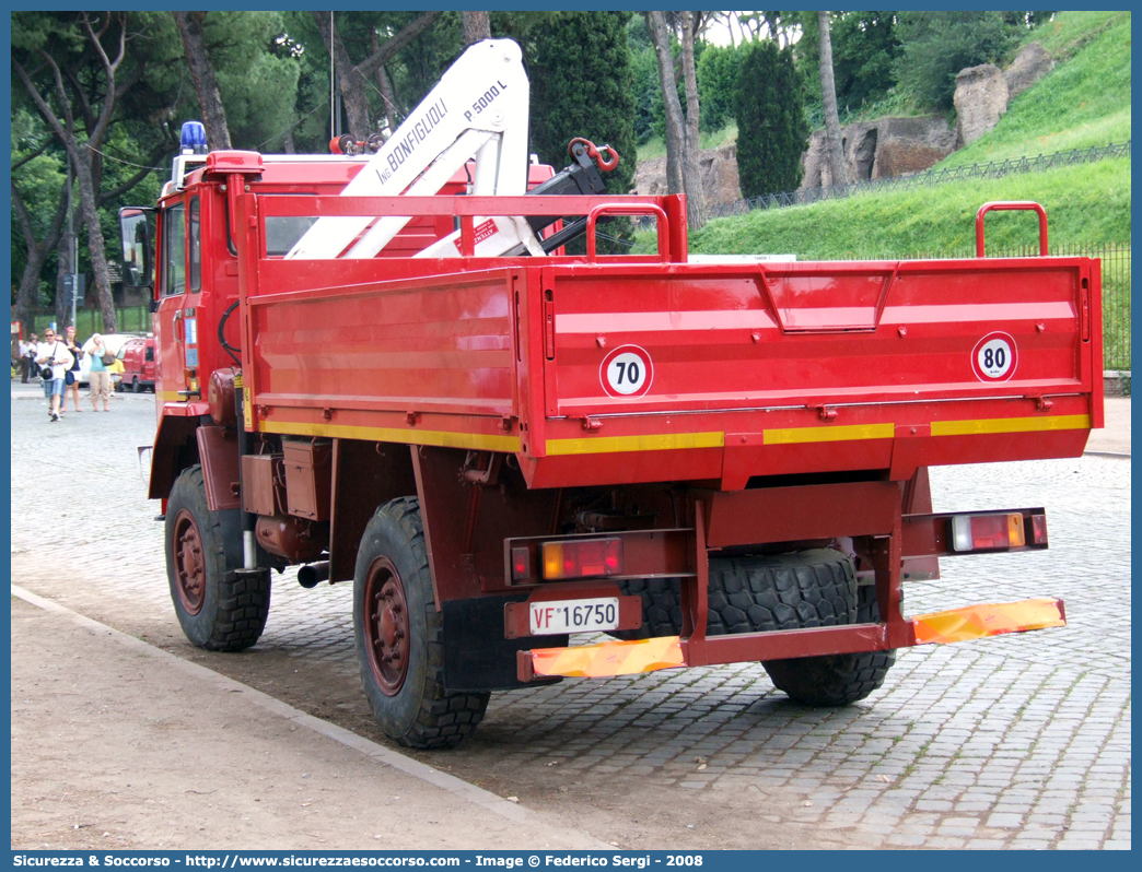 VF 16750
Corpo Nazionale Vigili del Fuoco
Iveco 80-17
Parole chiave: VVF;V.V.F.;Corpo;Nazionale;Vigili;del;Fuoco;Iveco;80-17