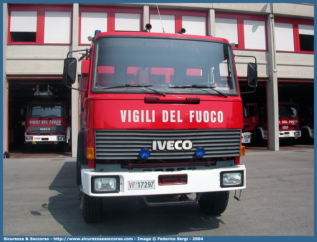 VF 17297
Corpo Nazionale Vigili del Fuoco
Iveco 330-26
Parole chiave: VVF;V.V.F.;Corpo;Nazionale;Vigili;del;Fuoco;Iveco;330-26;330;26